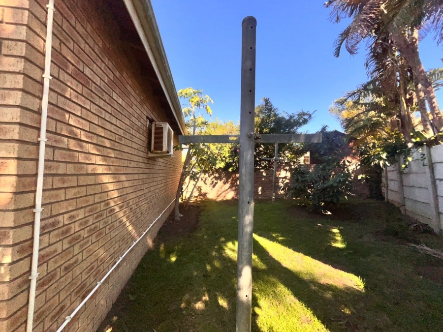 6 Bedroom Property for Sale in Wavecrest Eastern Cape